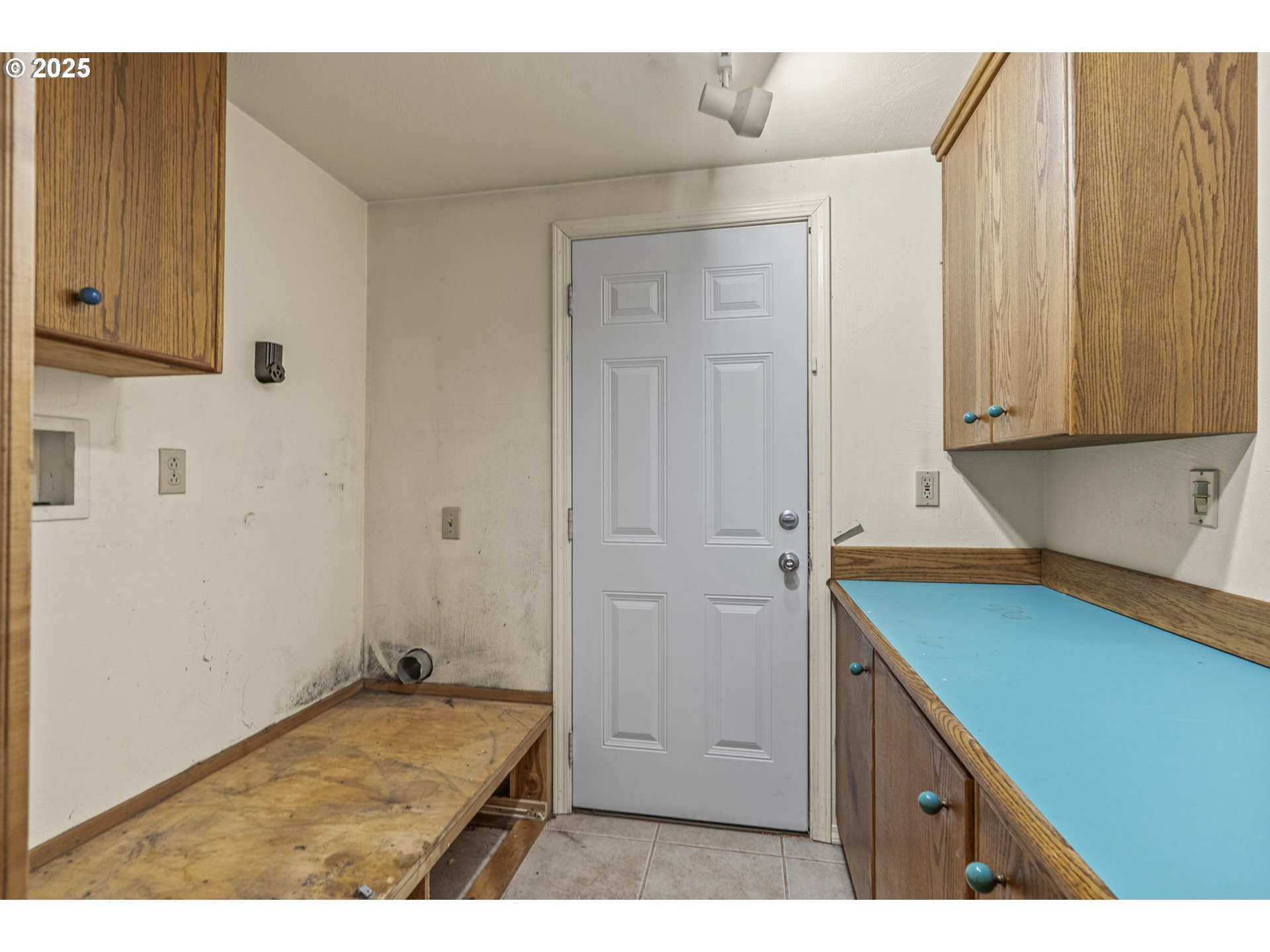 135 Westside Highway Vader, WA 98593 - Photo 17 of 31 a kitchen with a refrigerator stove and cabinets
