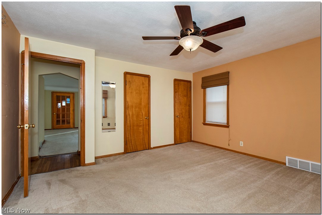 6104 Manchester Road Parma, OH 44129 - Photo 21 of 34