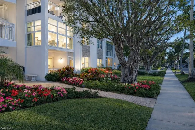 $897,500 | 1021 3rd Street South, Unit 310, Naples, FL 34102
