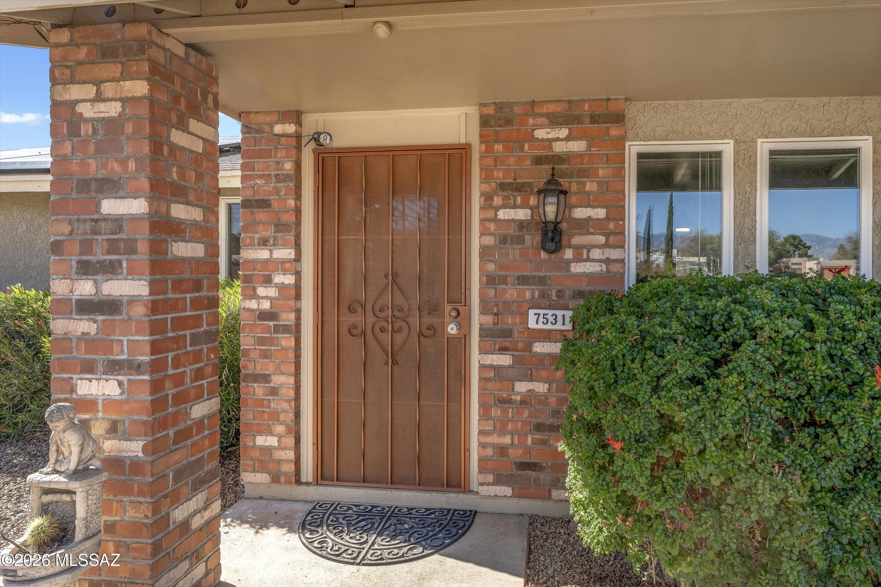 7531 North Juniper Road Tucson, AZ 85741 - Photo 4 of 27 04-Front Entrance