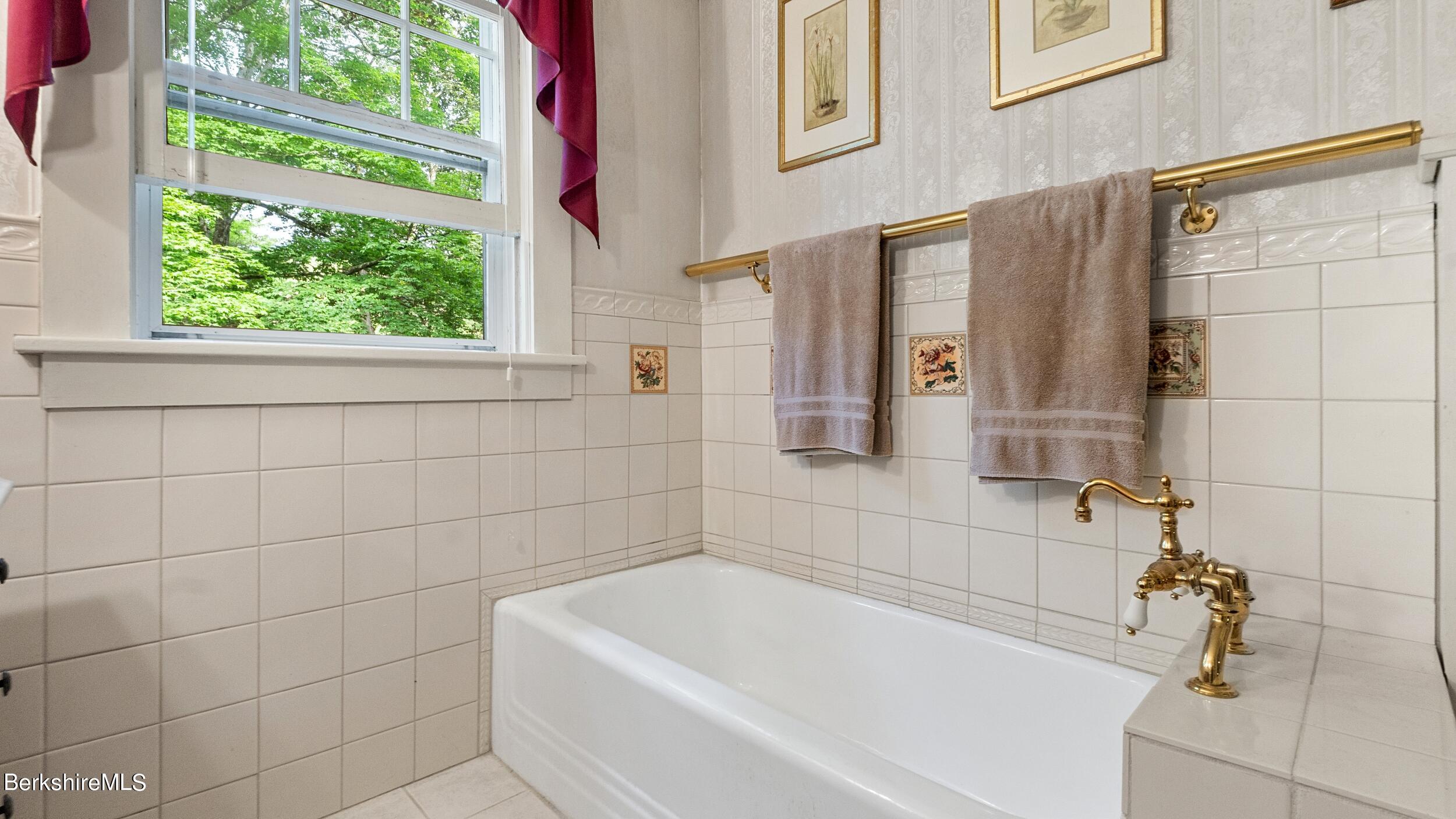 2507 State Road Richmond, MA 01254 - Photo 26 of 37 SECOND FLOOR FULL BATHROOM