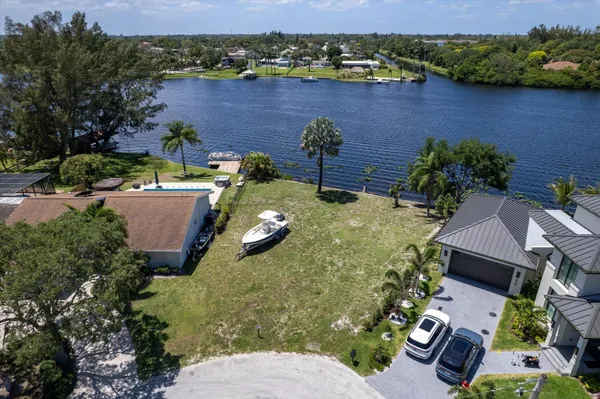 $1,000,000 | 6535 Paul Mar Drive, Lake Worth, FL 33462