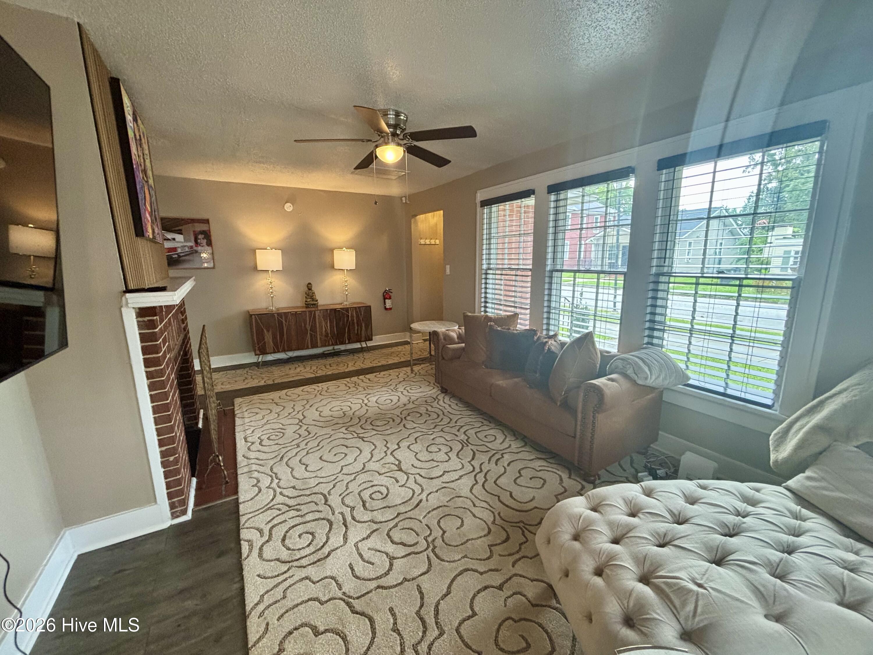204 Ellis Street Augusta, GA 30901 - Photo 6 of 16 IMG_1960