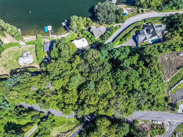 $155,000 | 22 Candlewood Common, New Milford, CT 06776