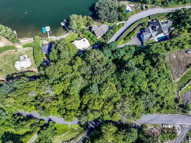 $155,000 | 22 Candlewood Common, New Milford, CT 06776