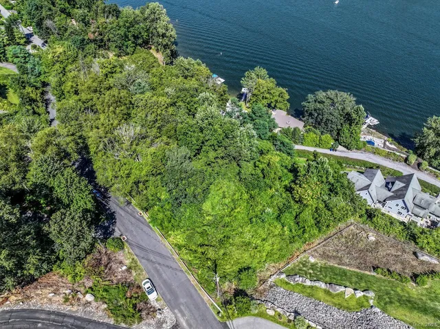 $155,000 | 22 Candlewood Common, New Milford, CT 06776