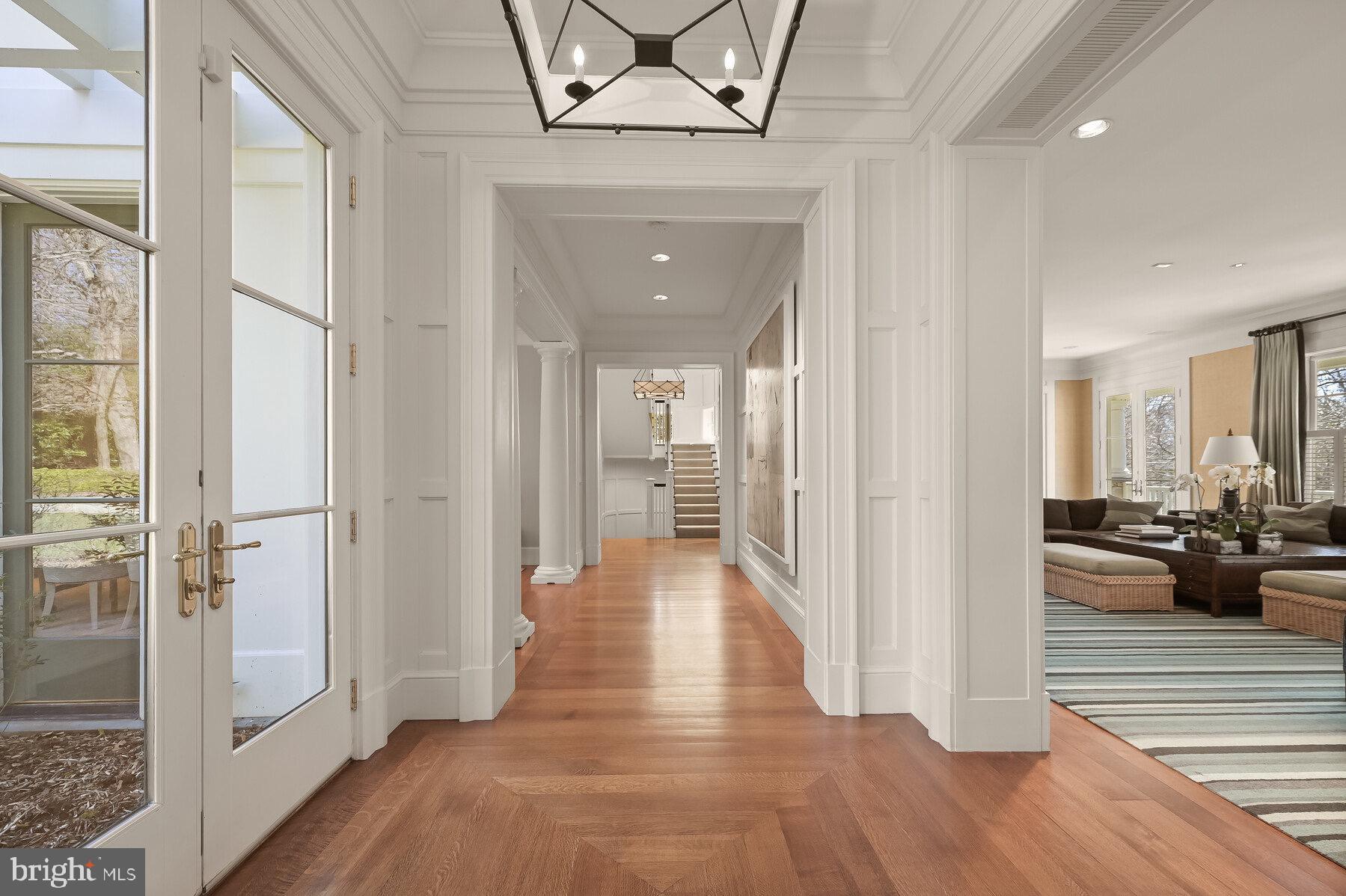 9100 Burning Tree Road Bethesda, MD 20817 - Photo 22 of 65 Gallery Hallway