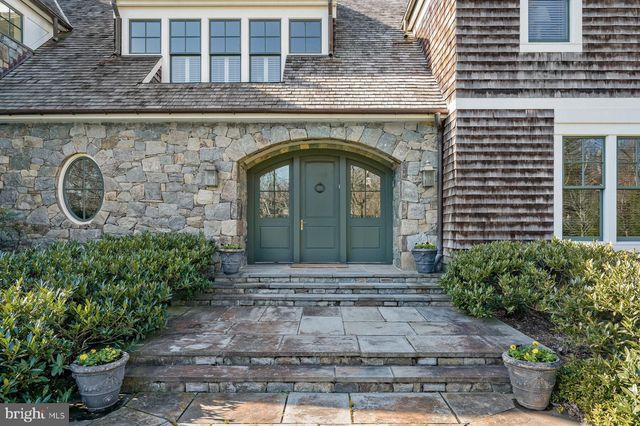 $4,900,000 | 9100 Burning Tree Road, Bethesda, MD 20817
