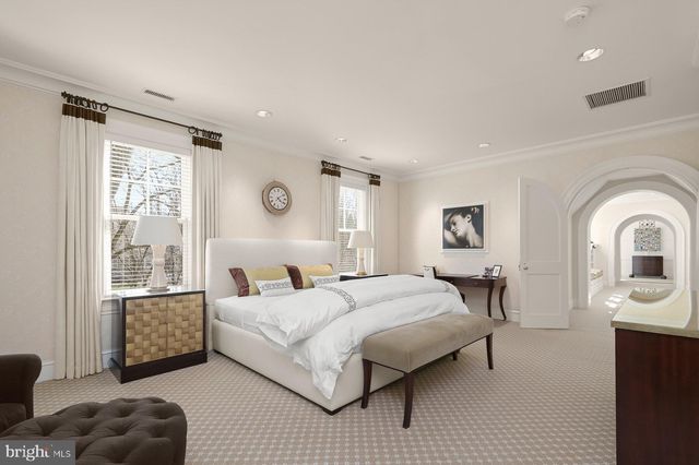 $4,900,000 | 9100 Burning Tree Road, Bethesda, MD 20817