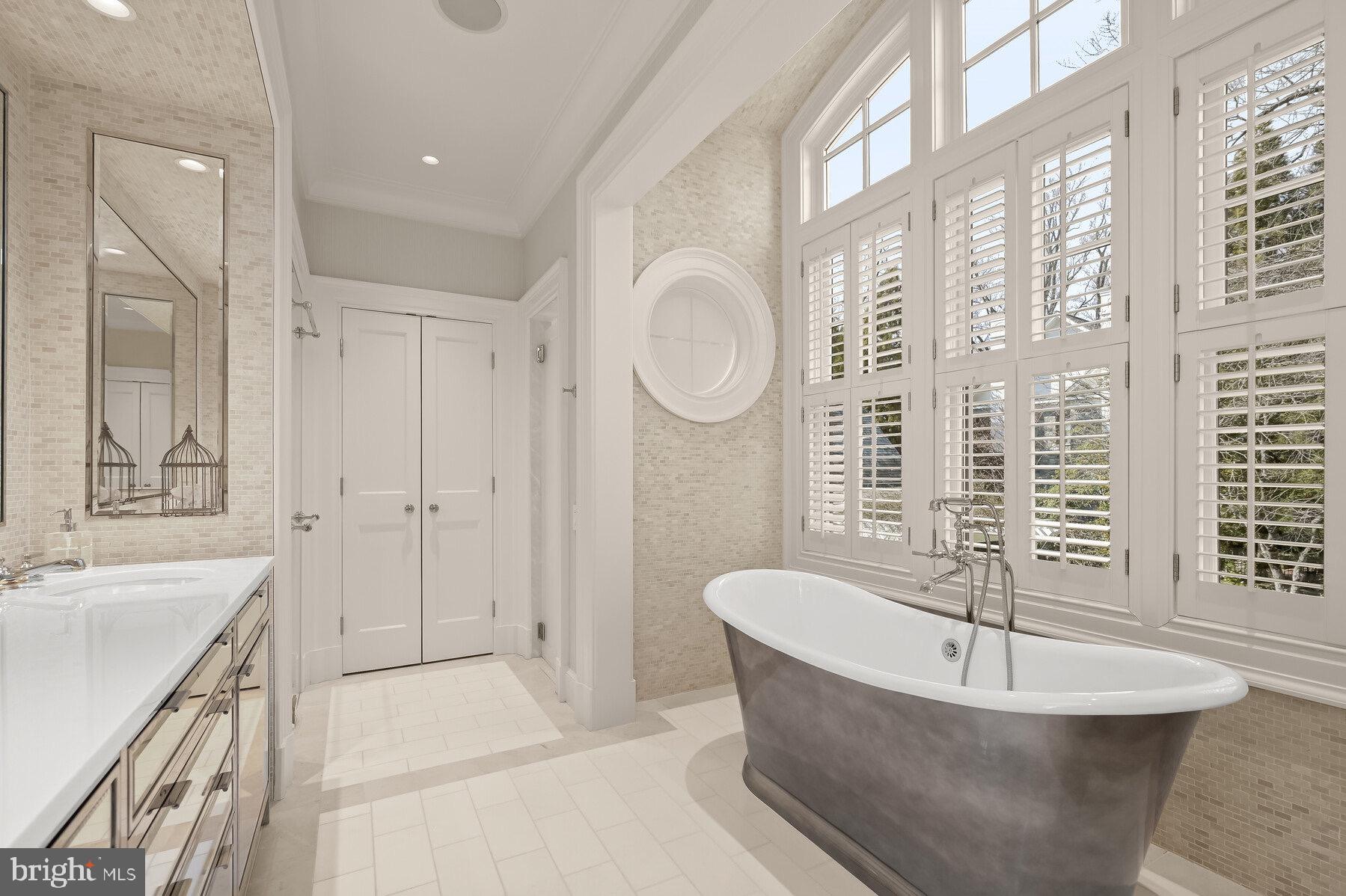 9100 Burning Tree Road Bethesda, MD 20817 - Photo 35 of 65 Primary Bathroom