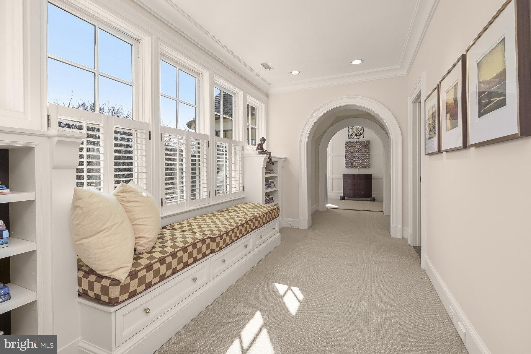 9100 Burning Tree Road Bethesda, MD 20817 - Photo 36 of 65 Gallery Hallway