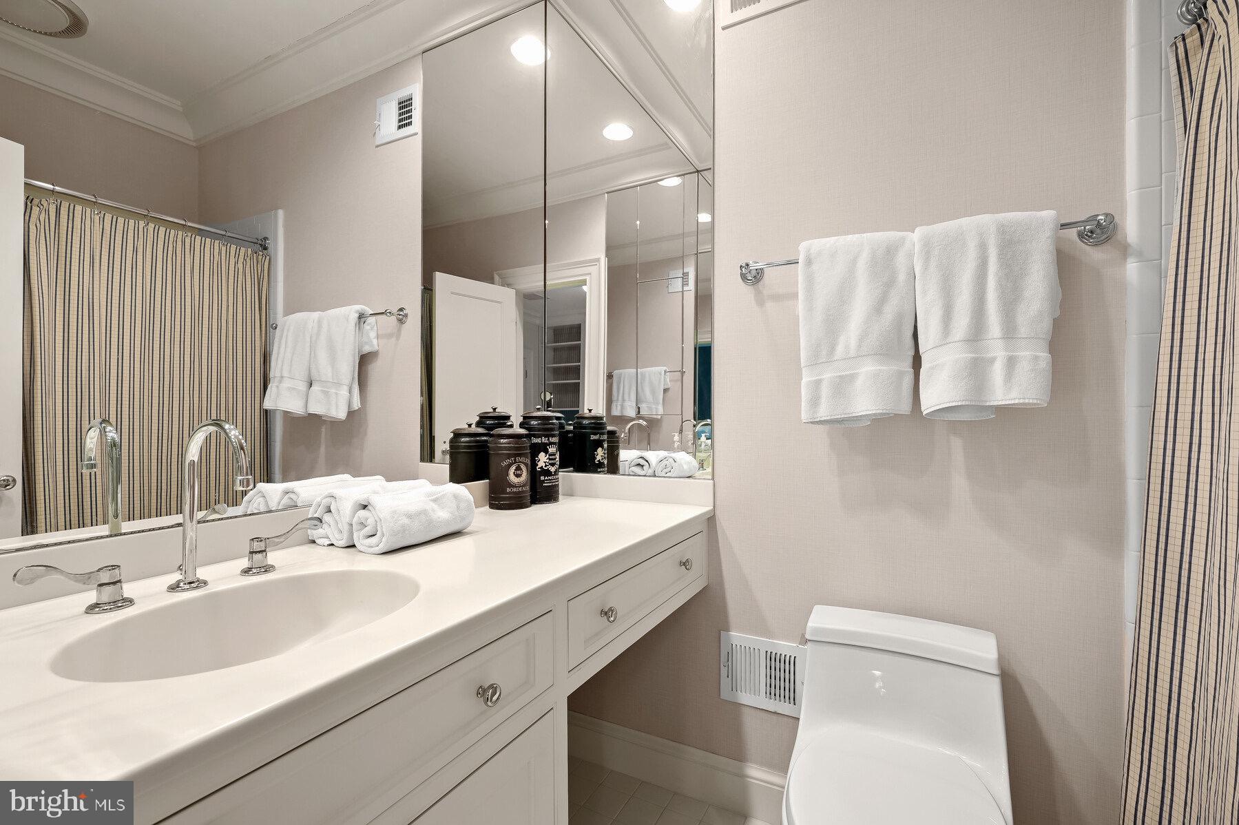 9100 Burning Tree Road Bethesda, MD 20817 - Photo 45 of 65 Bedroom #4 Ensuite Bathroom