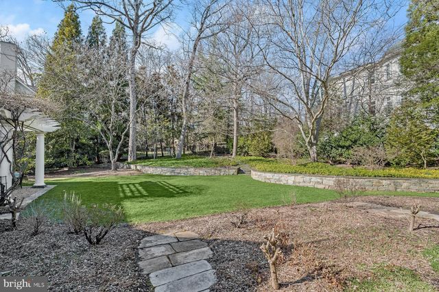$4,900,000 | 9100 Burning Tree Road, Bethesda, MD 20817