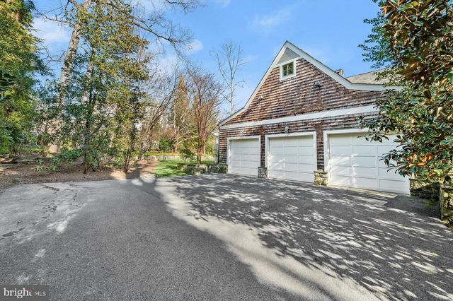 $4,900,000 | 9100 Burning Tree Road, Bethesda, MD 20817