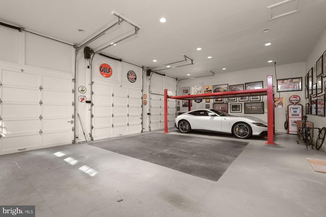 $4,900,000 | 9100 Burning Tree Road, Bethesda, MD 20817