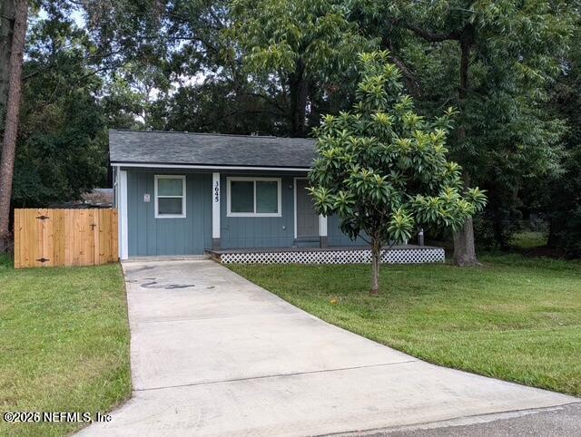 3645 Edison Avenue Jacksonville, FL 32254 - Photo 4 of 21 a house view with a garden space