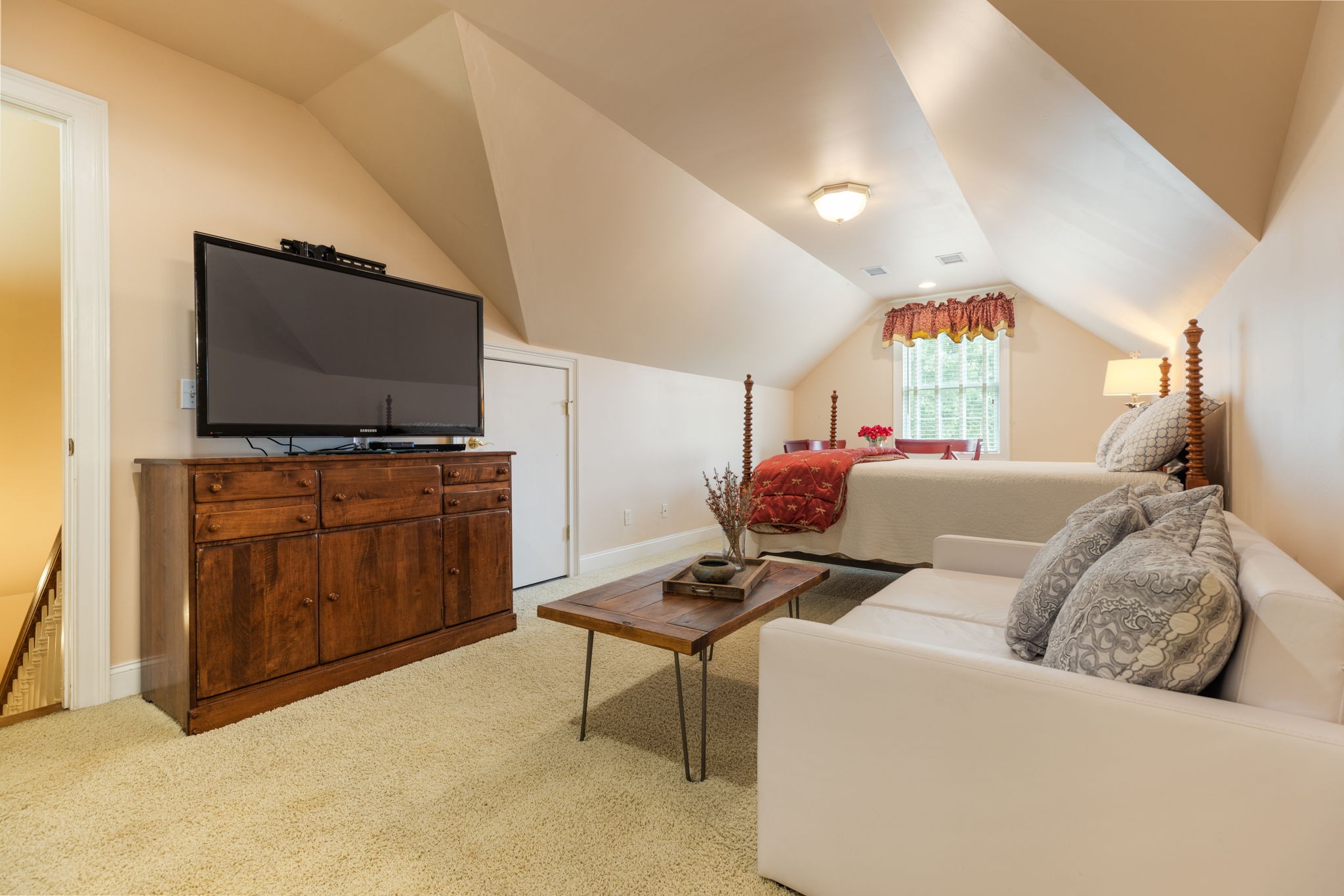 116 Courtside Lane Tullahoma, TN 37388 - Photo 64 of 90 a living room with furniture and a flat screen tv