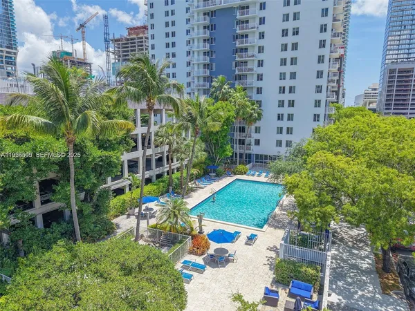 $2,000 | 800 North Miami Avenue, Unit E207, Miami, FL 33136