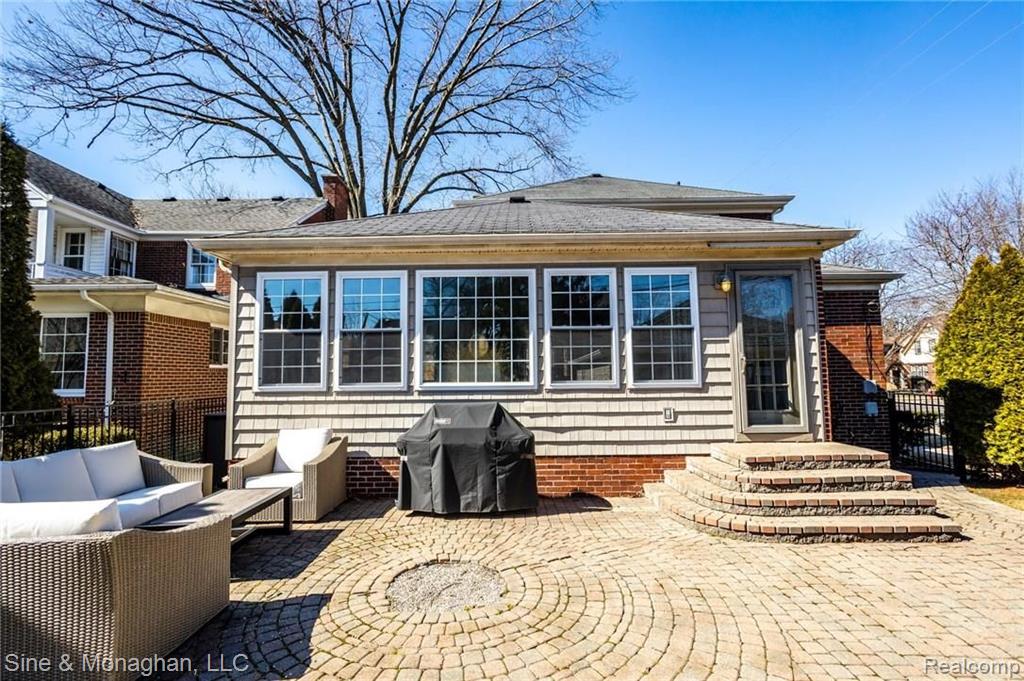 380 Fisher Road Grosse Pointe Farms, MI 48230 - Photo 34 of 42