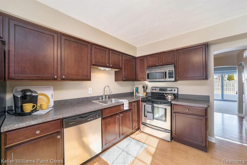 133 Stratford Lane Rochester, MI 48309 - Photo 5 of 25