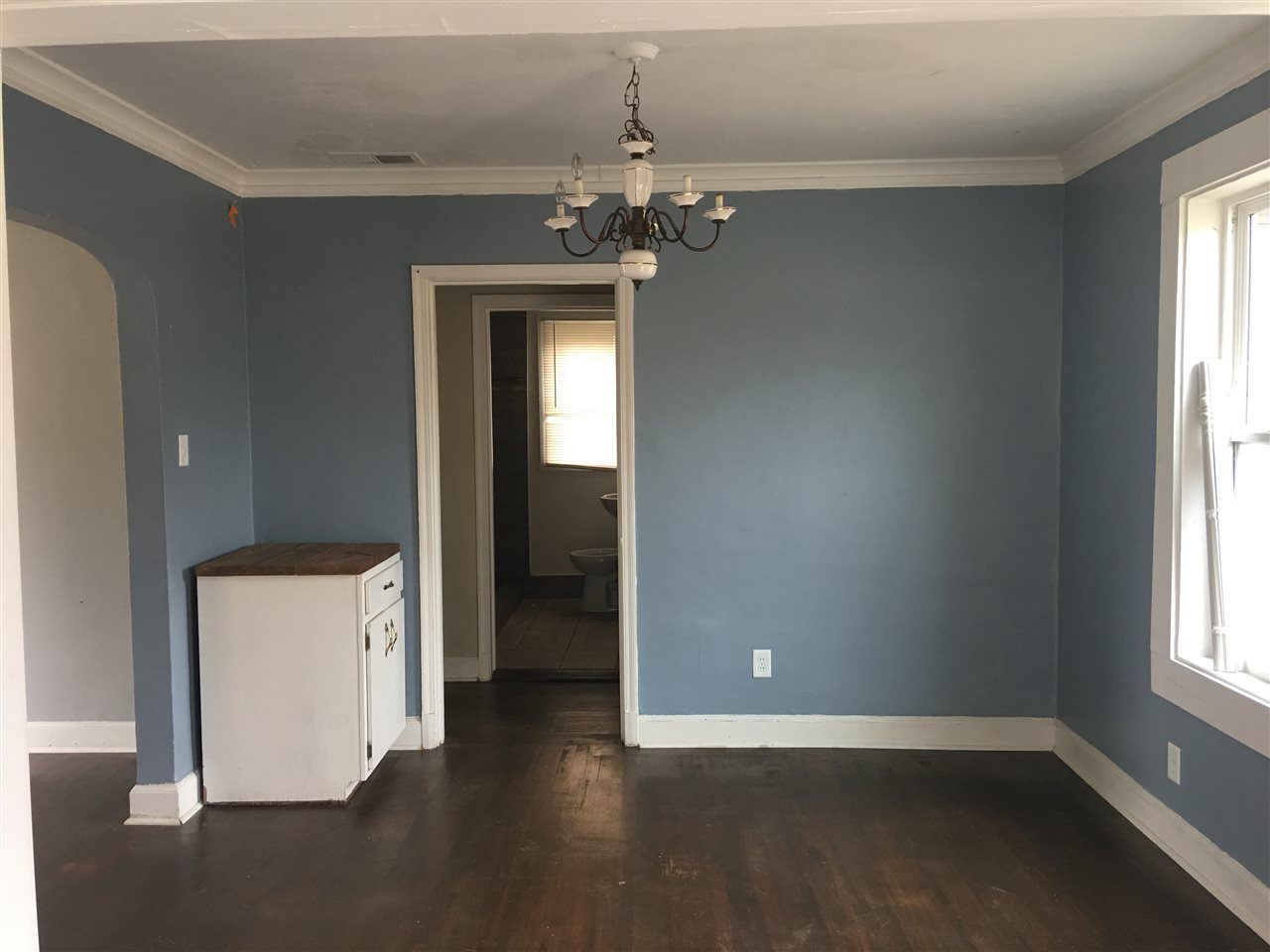 955 Inman Road Memphis, TN 38111 - Photo 2 of 13 Dining room with large window.