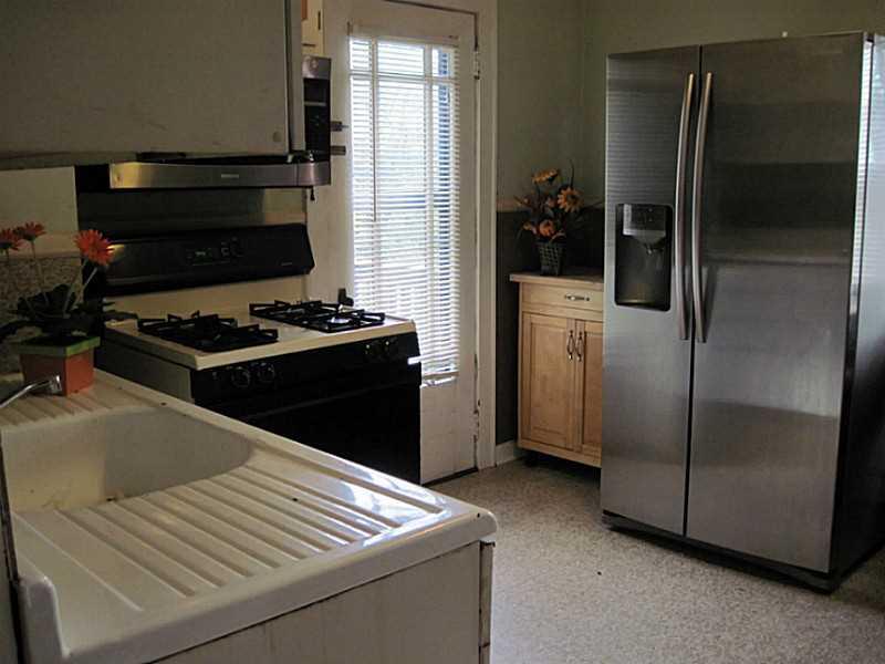 2515 Ridge Rd Extension Economy, PA 15005 - Photo 4 of 18 Kitchen. Gas stove included with the house!