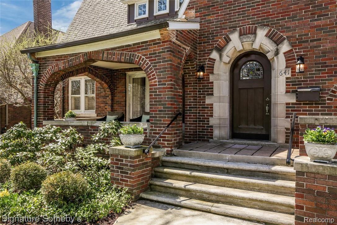 641 Washington Road Grosse Pointe, MI 48230 - Photo 2 of 44 641 Washington Rd Grosse-large-043-35-641 Washington Road Grosse-1500x1000-72dpi.jpg