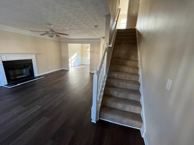 303 Millstone Drive Hampton, GA 30228 - Photo 4 of 16 an entryway in a hall with a window