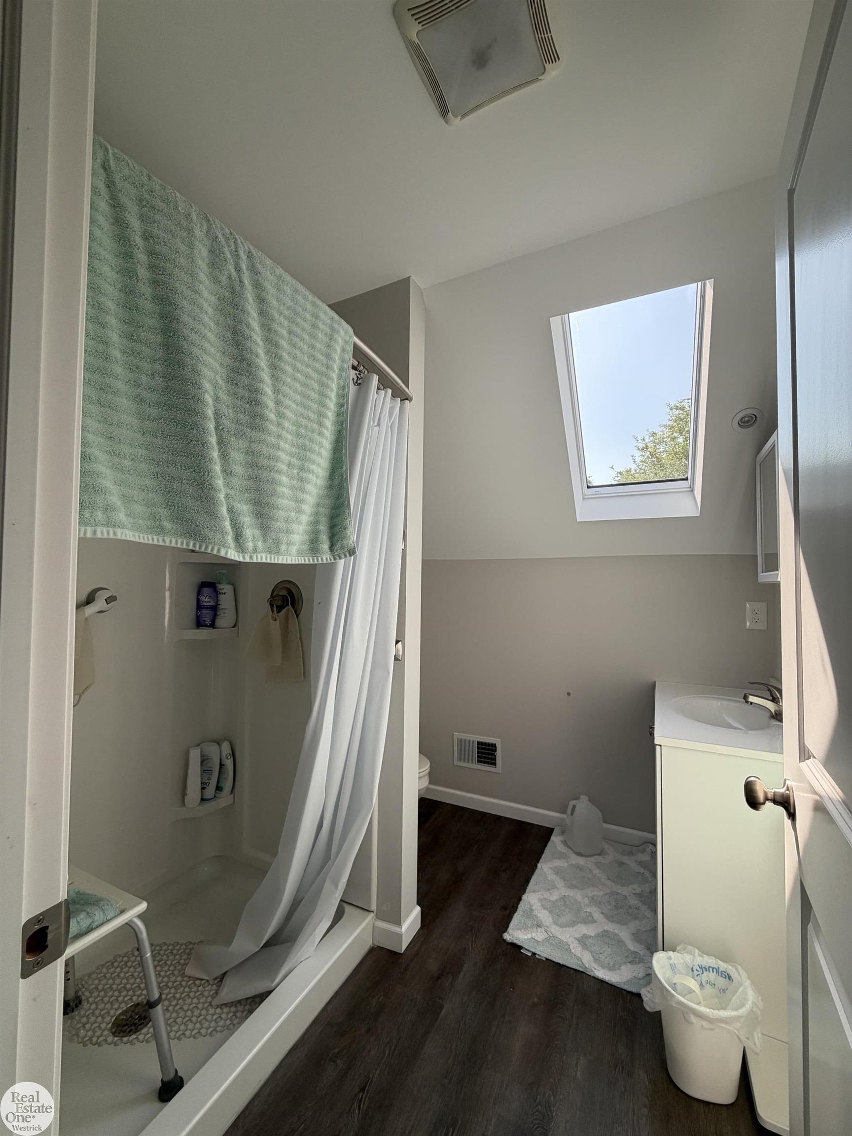 8164 North River Road Marine City, MI 48039 - Photo 12 of 23 Bath Up Pic 2