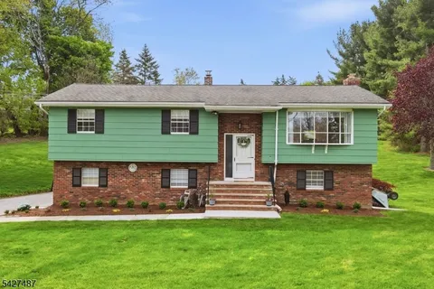 $499,900 | 11 Davis Terrace, Newton, NJ 07860