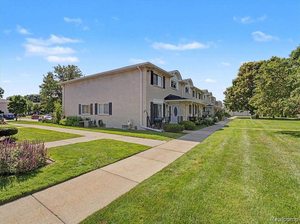 41957 Utica Road Sterling Heights, MI 48313 - Photo 6 of 43