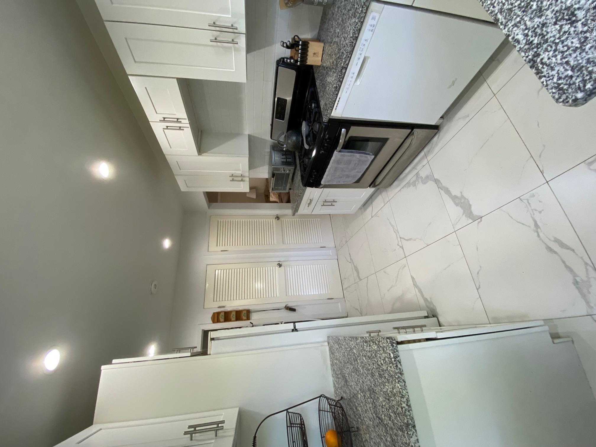 34 Inwood Road Port Washington, NY 11050 - Photo 7 of 21