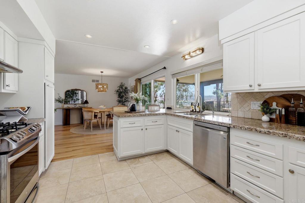 13619 Atoka Place Poway, CA 92064 - Photo 12 of 37