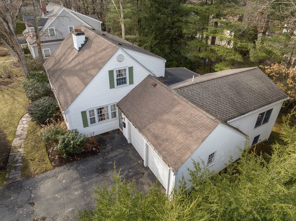 66 Pilgrim Road Wellesley, MA 02481 - Photo 3 of 35
