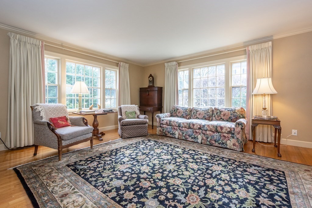 66 Pilgrim Road Wellesley, MA 02481 - Photo 6 of 35