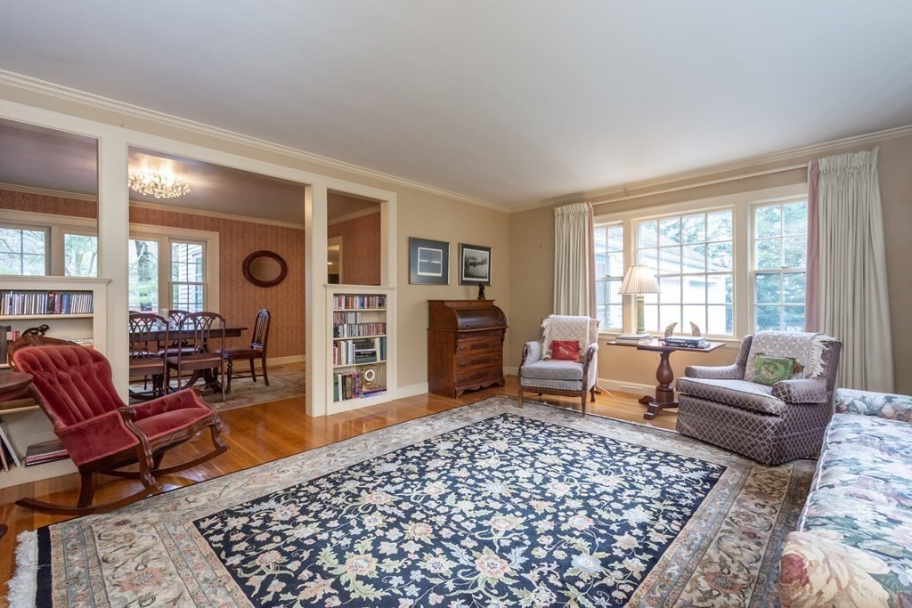66 Pilgrim Road Wellesley, MA 02481 - Photo 8 of 35