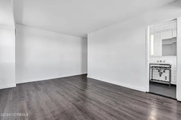 $4,300 | 10 Ocean Boulevard, Unit 10E, Atlantic Highlands, NJ 07716