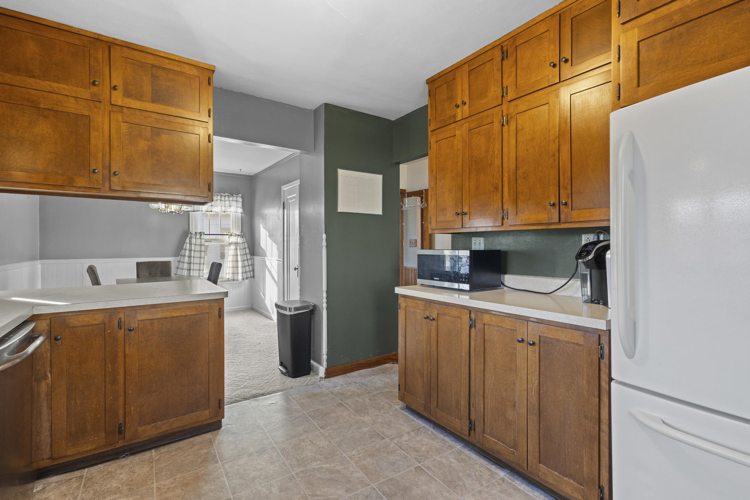 2111 Hamilton Street Manitowoc, WI 54220 - Photo 14 of 58