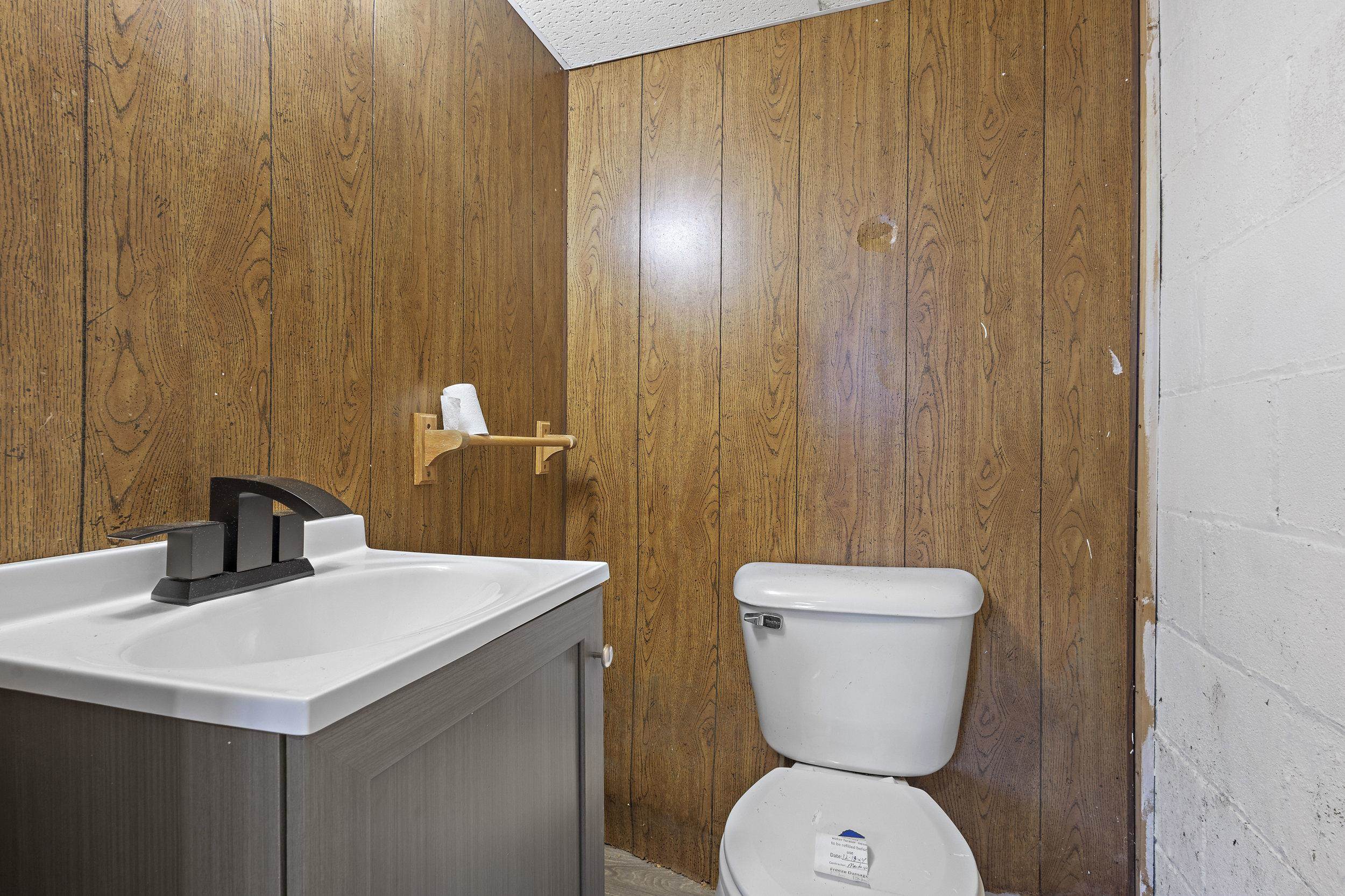 2111 Hamilton Street Manitowoc, WI 54220 - Photo 32 of 58