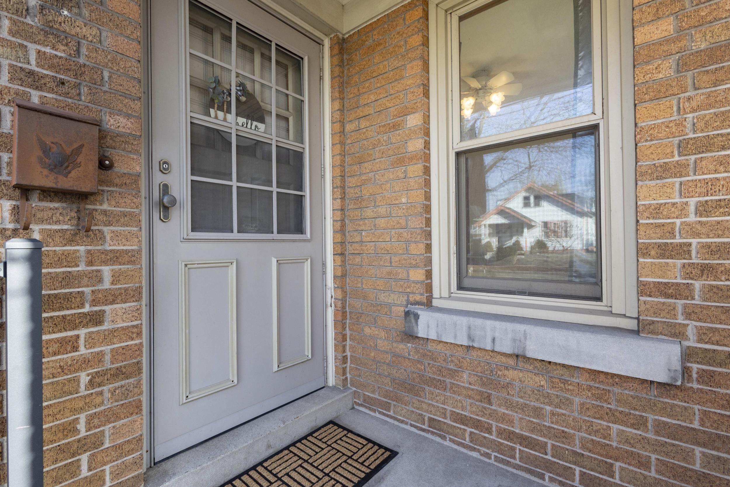 2111 Hamilton Street Manitowoc, WI 54220 - Photo 4 of 58