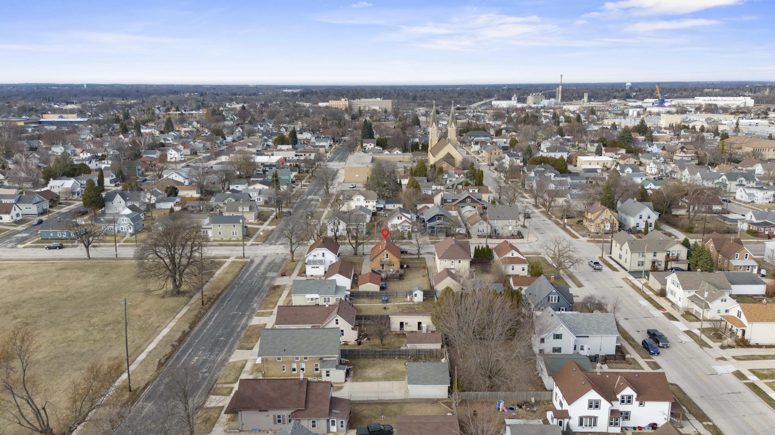 2111 Hamilton Street Manitowoc, WI 54220 - Photo 55 of 58