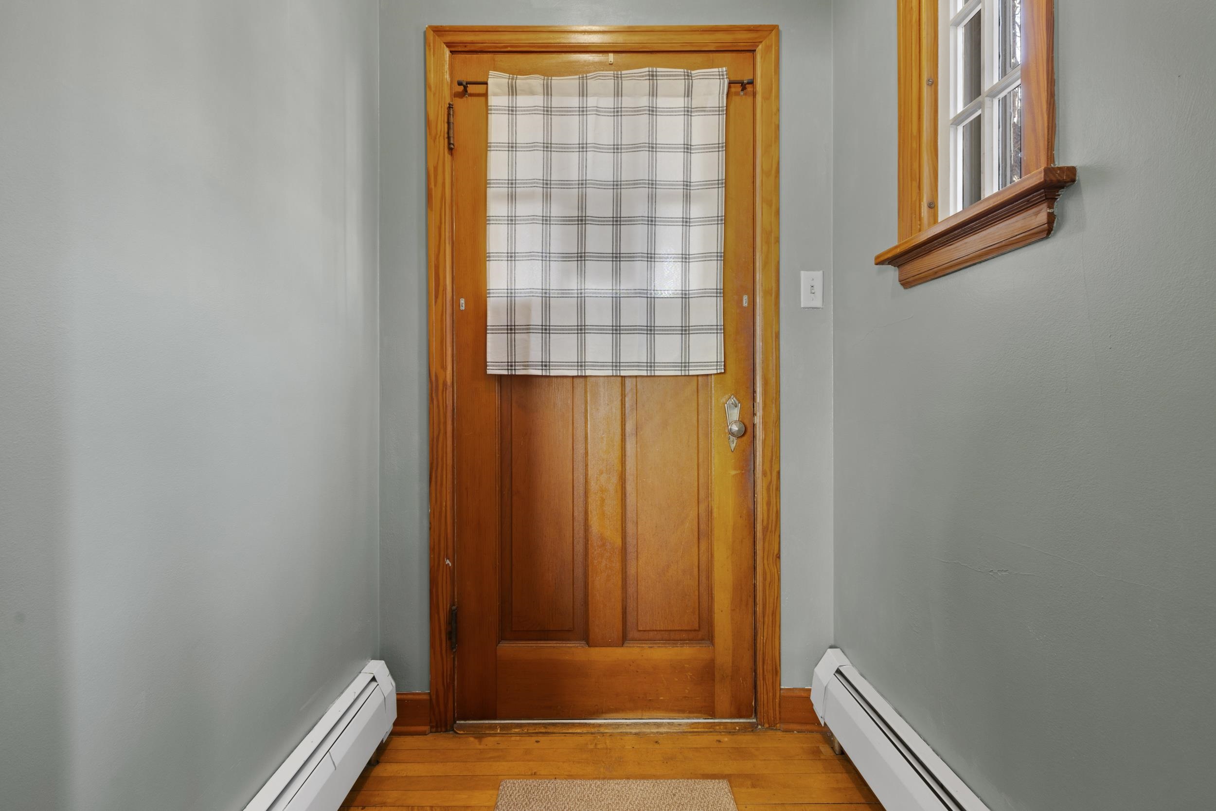 2111 Hamilton Street Manitowoc, WI 54220 - Photo 7 of 58