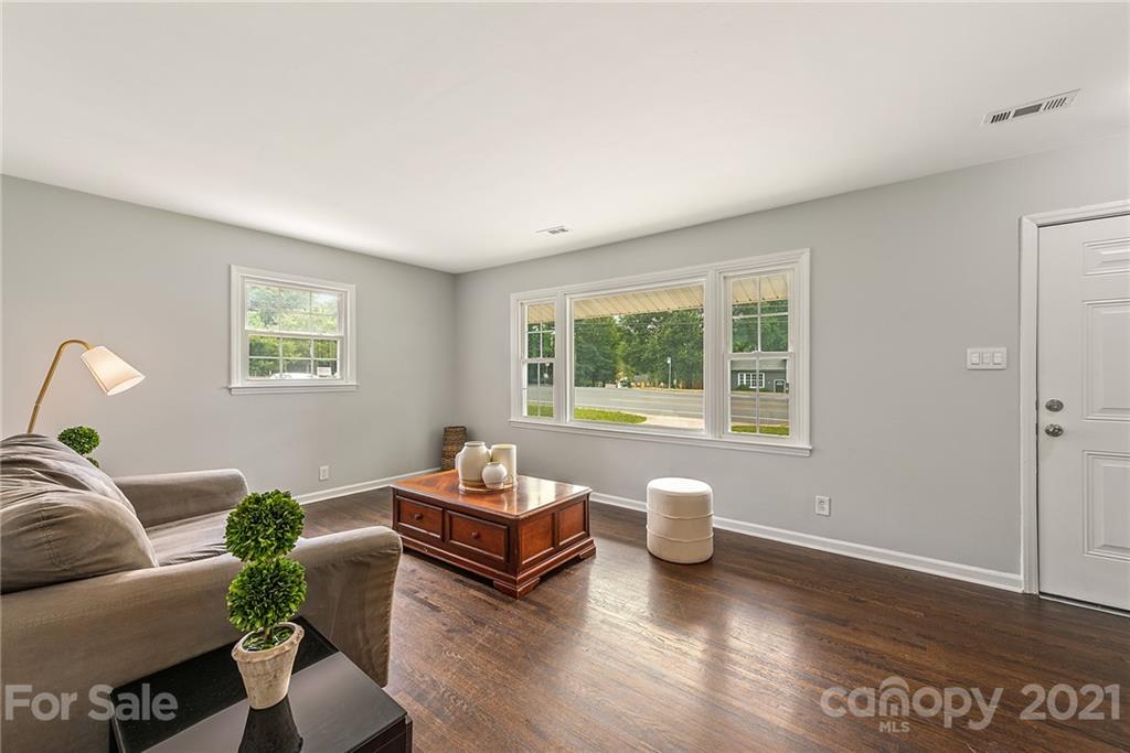2531 Milton Road Charlotte, NC 28215 - Photo 4 of 19 a living room with furniture and a window