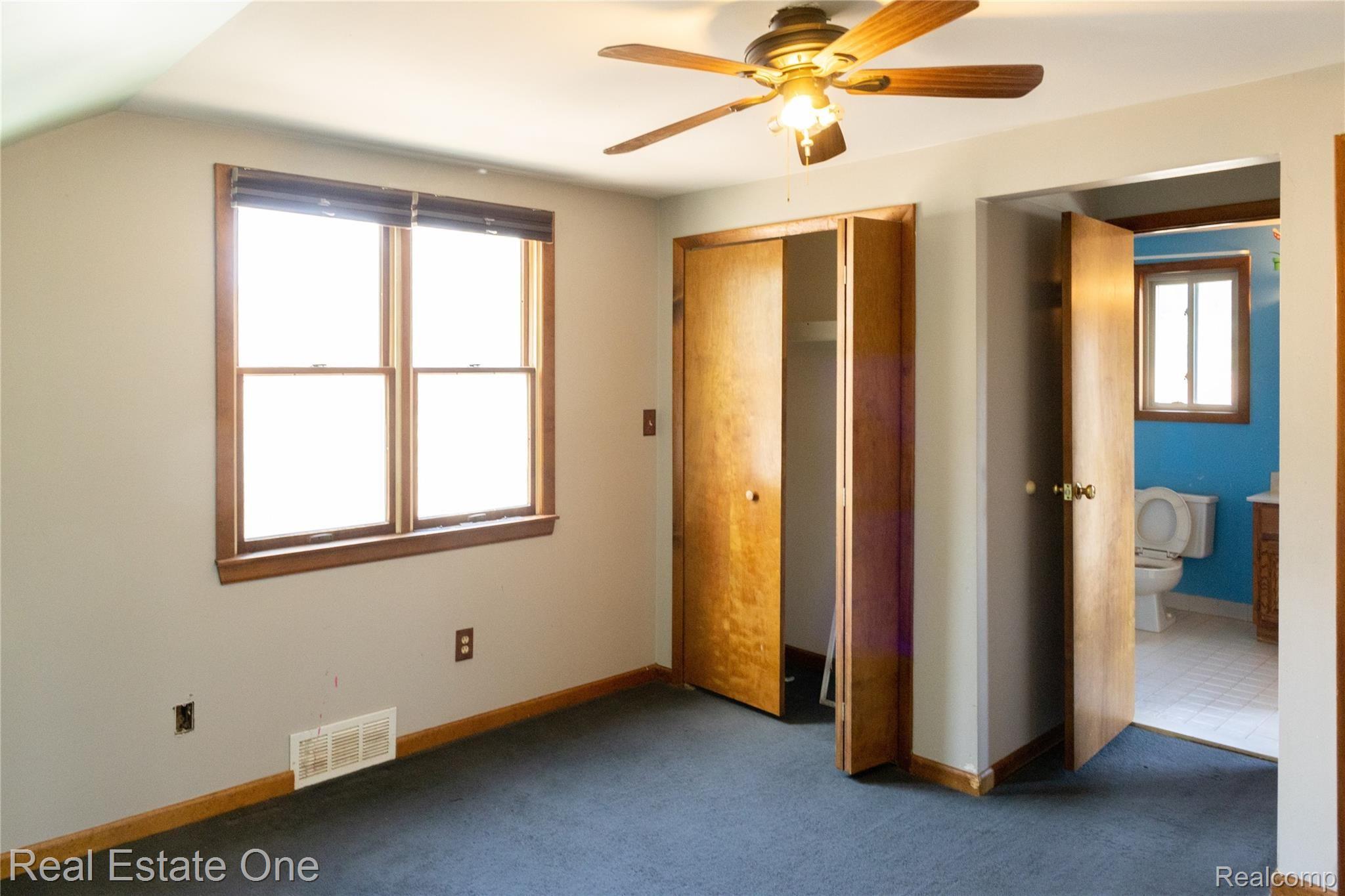 9051 Reeck Road Allen Park, MI 48101 - Photo 8 of 16 Upstaris 2.jpg