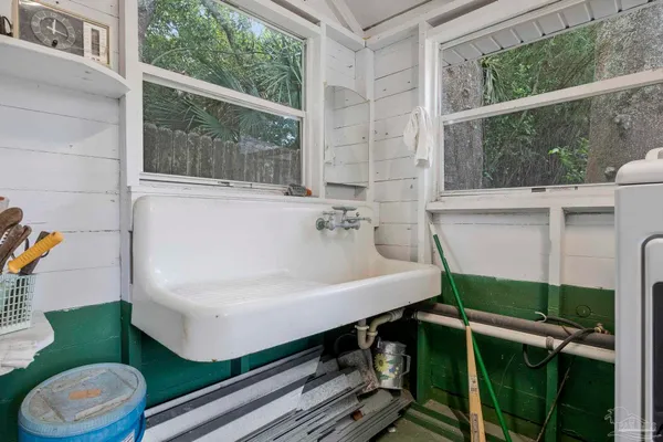 $475,000 | 1715 East Strong Street, Pensacola, FL 32501