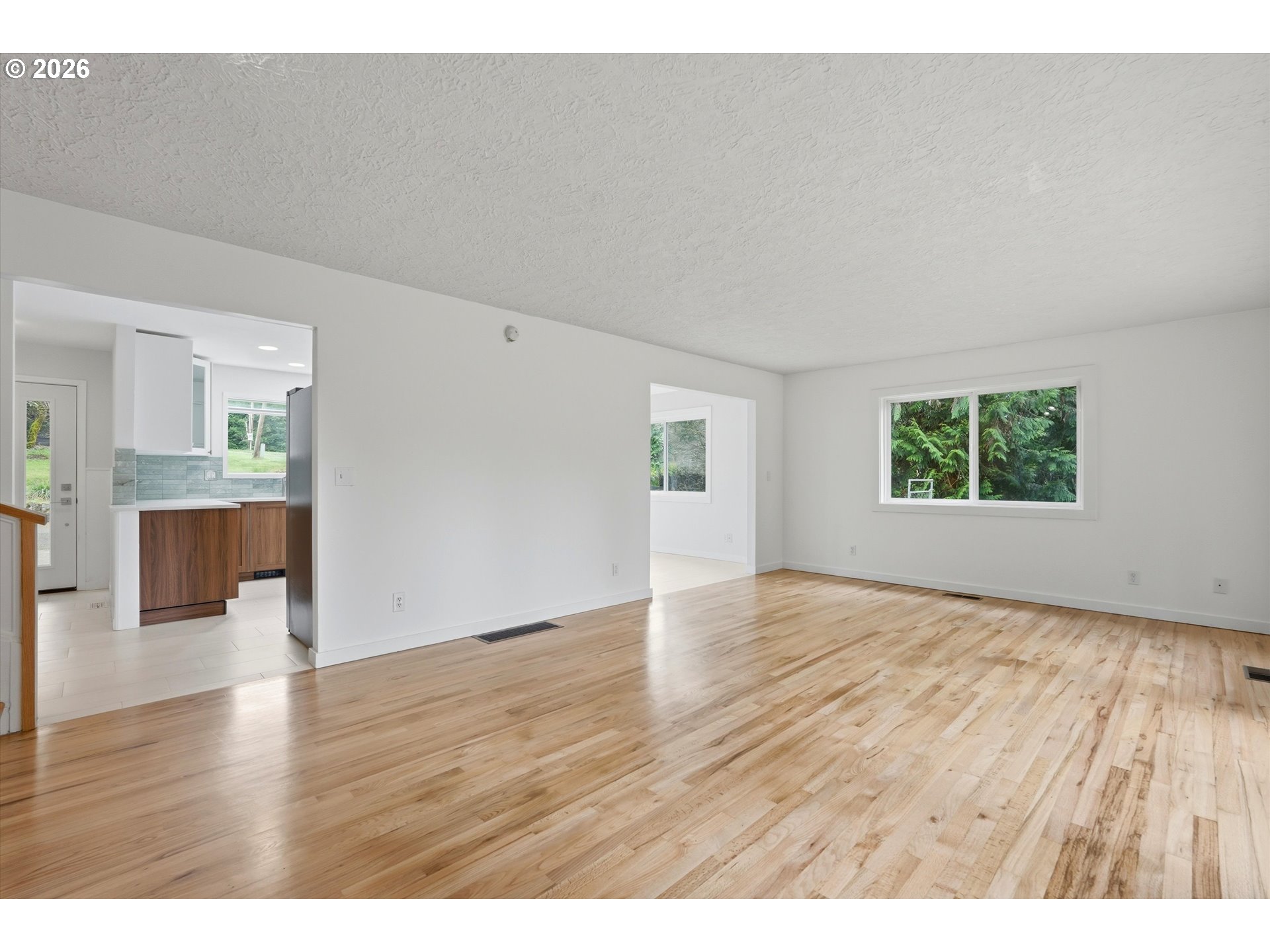 139 North 19th Court Ridgefield, WA 98642 - Photo 16 of 48 Living Room/Entrance