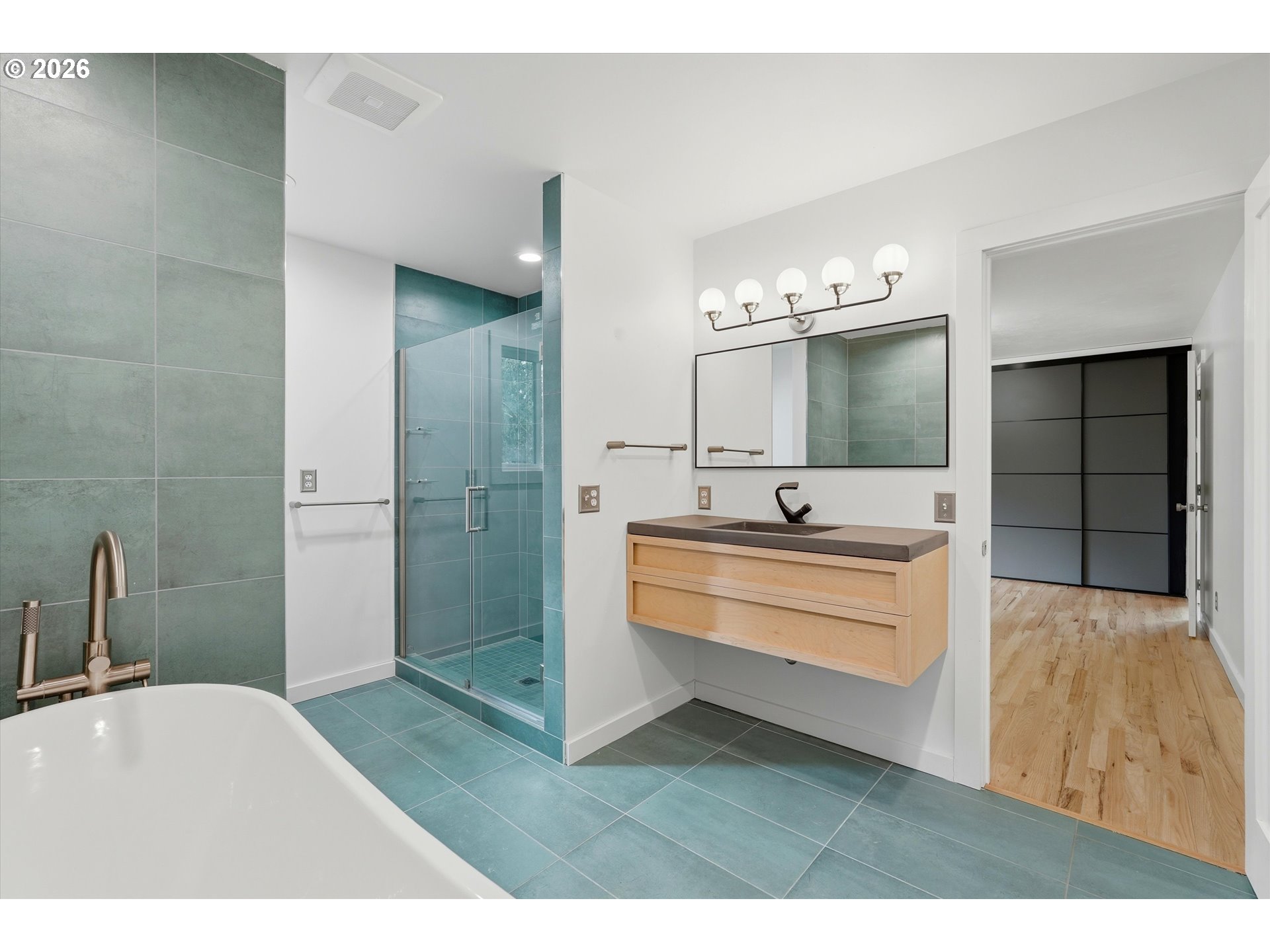 139 North 19th Court Ridgefield, WA 98642 - Photo 19 of 48 Owner's Suite Bathroom