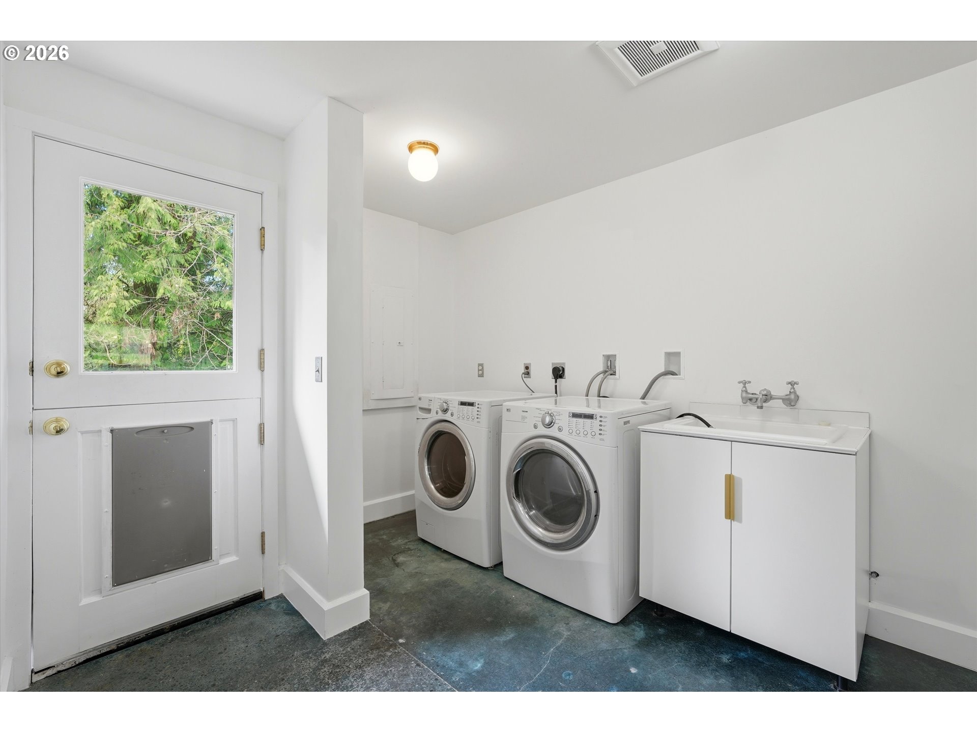 139 North 19th Court Ridgefield, WA 98642 - Photo 31 of 48 Laundry