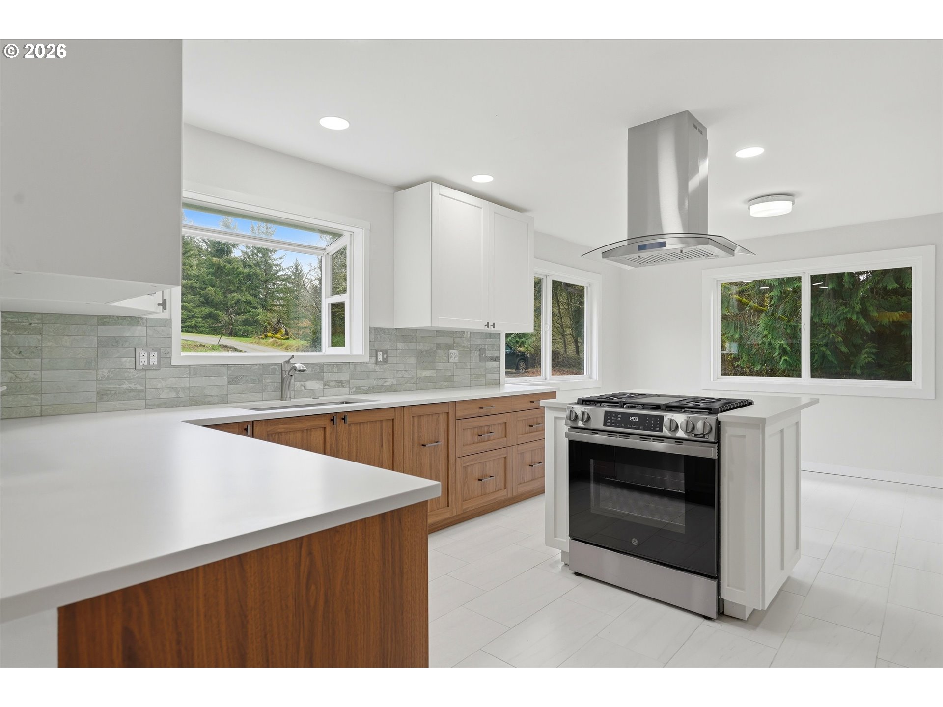 139 North 19th Court Ridgefield, WA 98642 - Photo 4 of 48 Kitchen/Dining Room