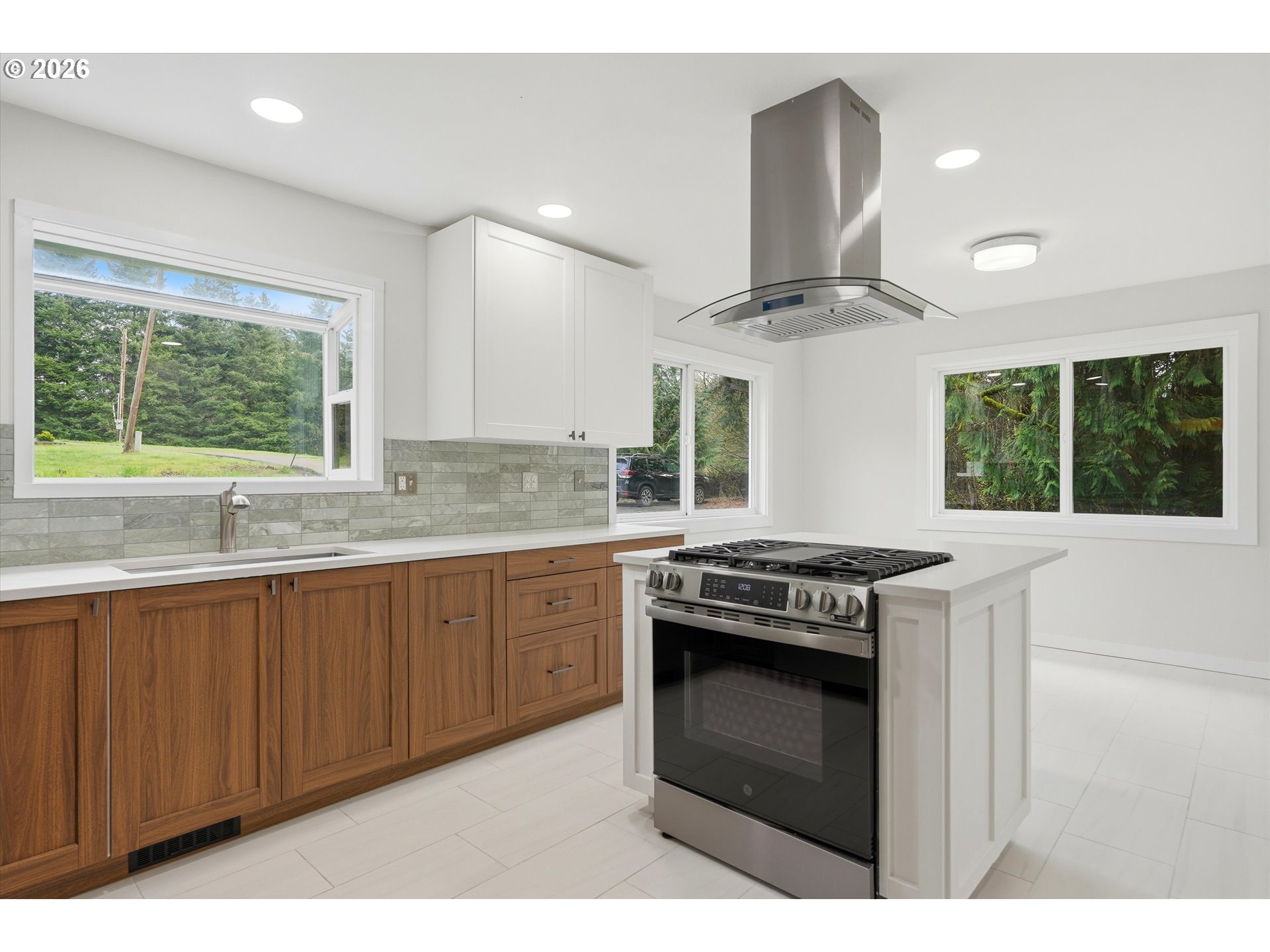 139 North 19th Court Ridgefield, WA 98642 - Photo 10 of 48 Kitchen